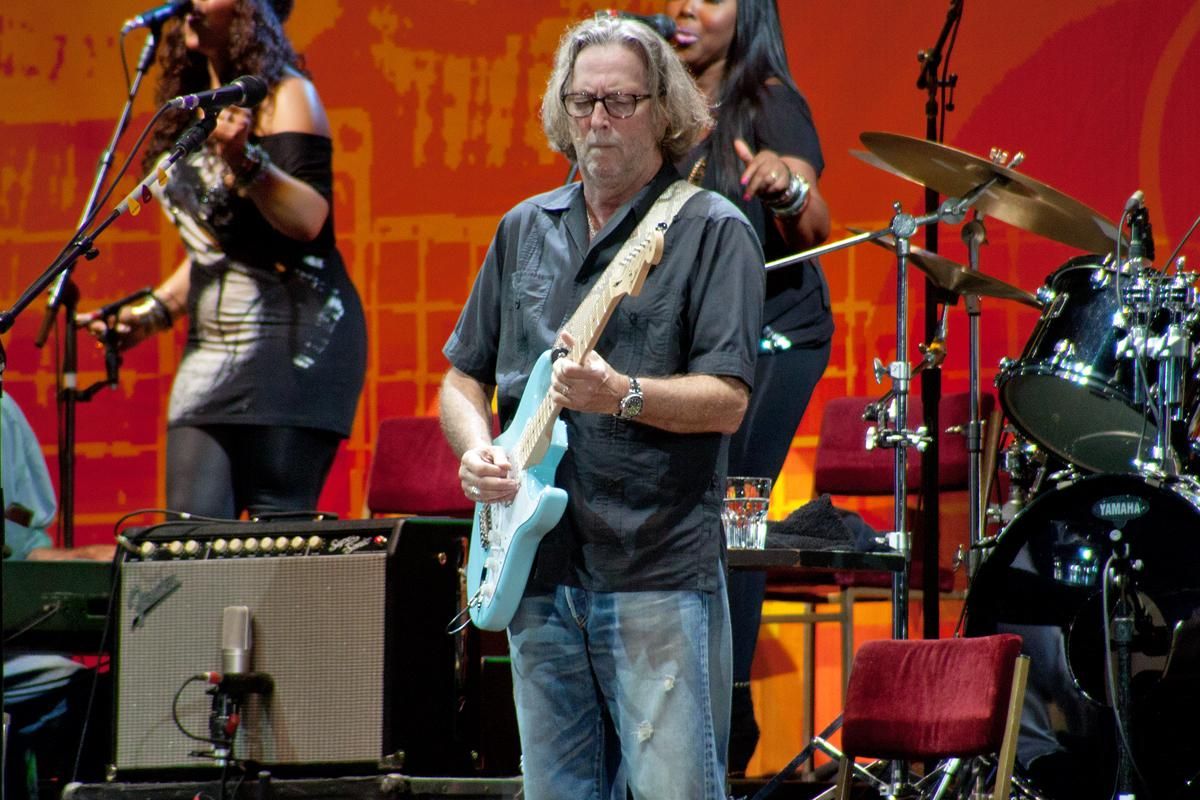 does clapton still tour