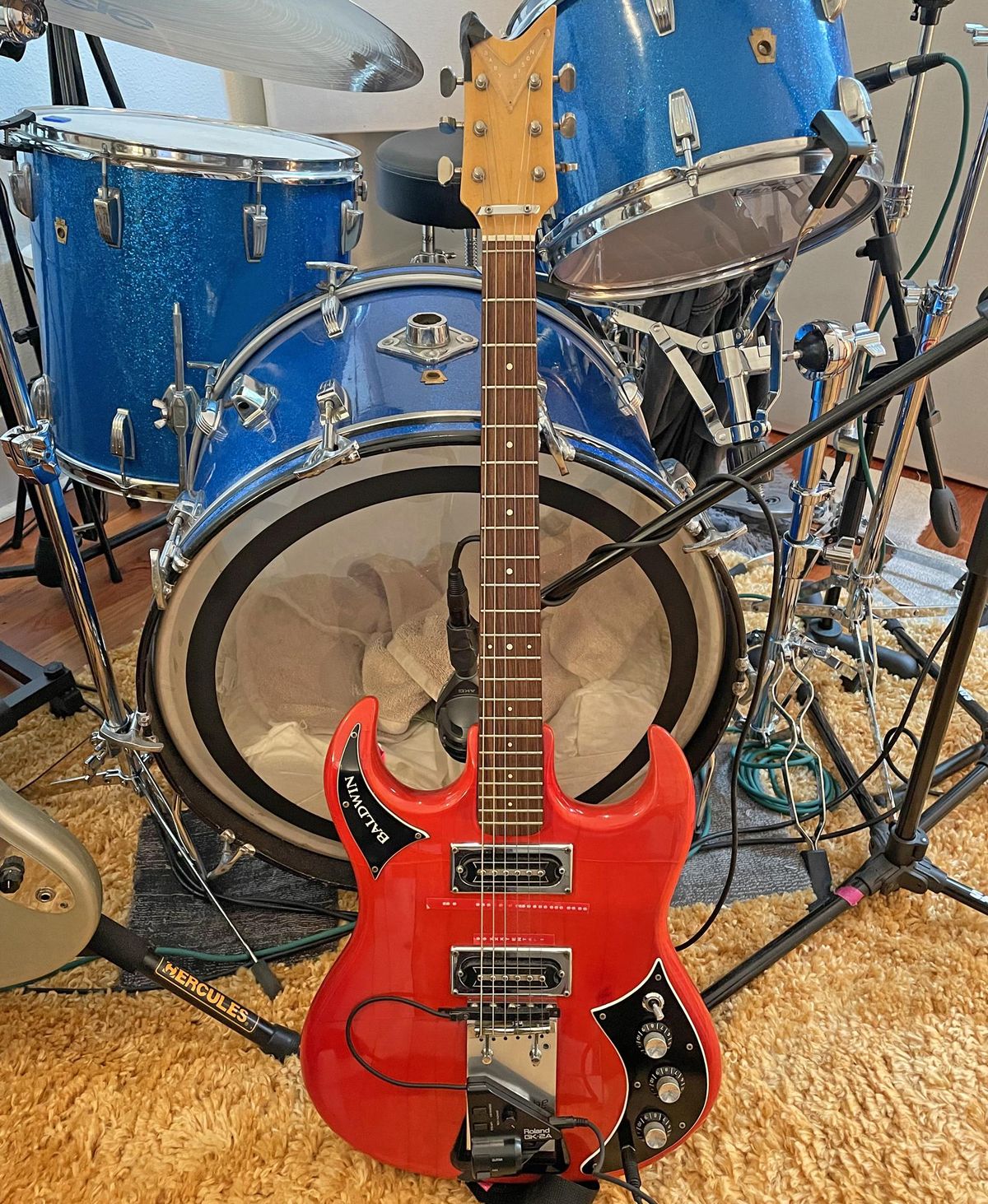 This Baldwin Baby Bison Burns - Premier Guitar