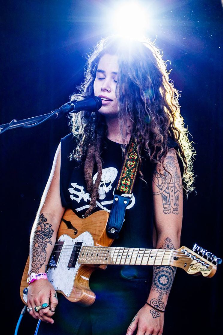 Tash Sultana Shreds a Live Version of Jungle